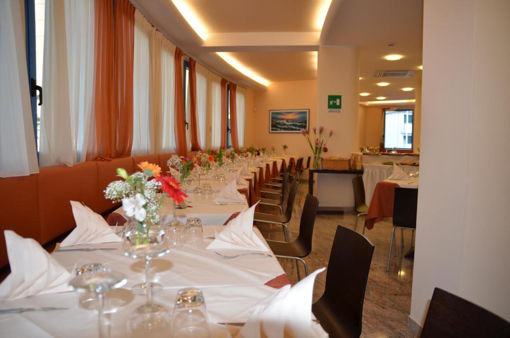 Hotel Cristallo ลินญาโน ซับเบียโดโร ภายนอก รูปภาพ