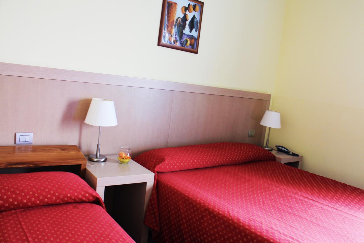 Hotel Cristallo ลินญาโน ซับเบียโดโร ภายนอก รูปภาพ