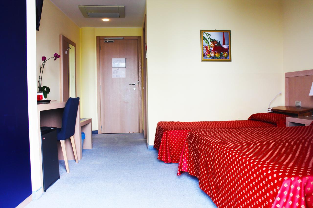 Hotel Cristallo ลินญาโน ซับเบียโดโร ภายนอก รูปภาพ