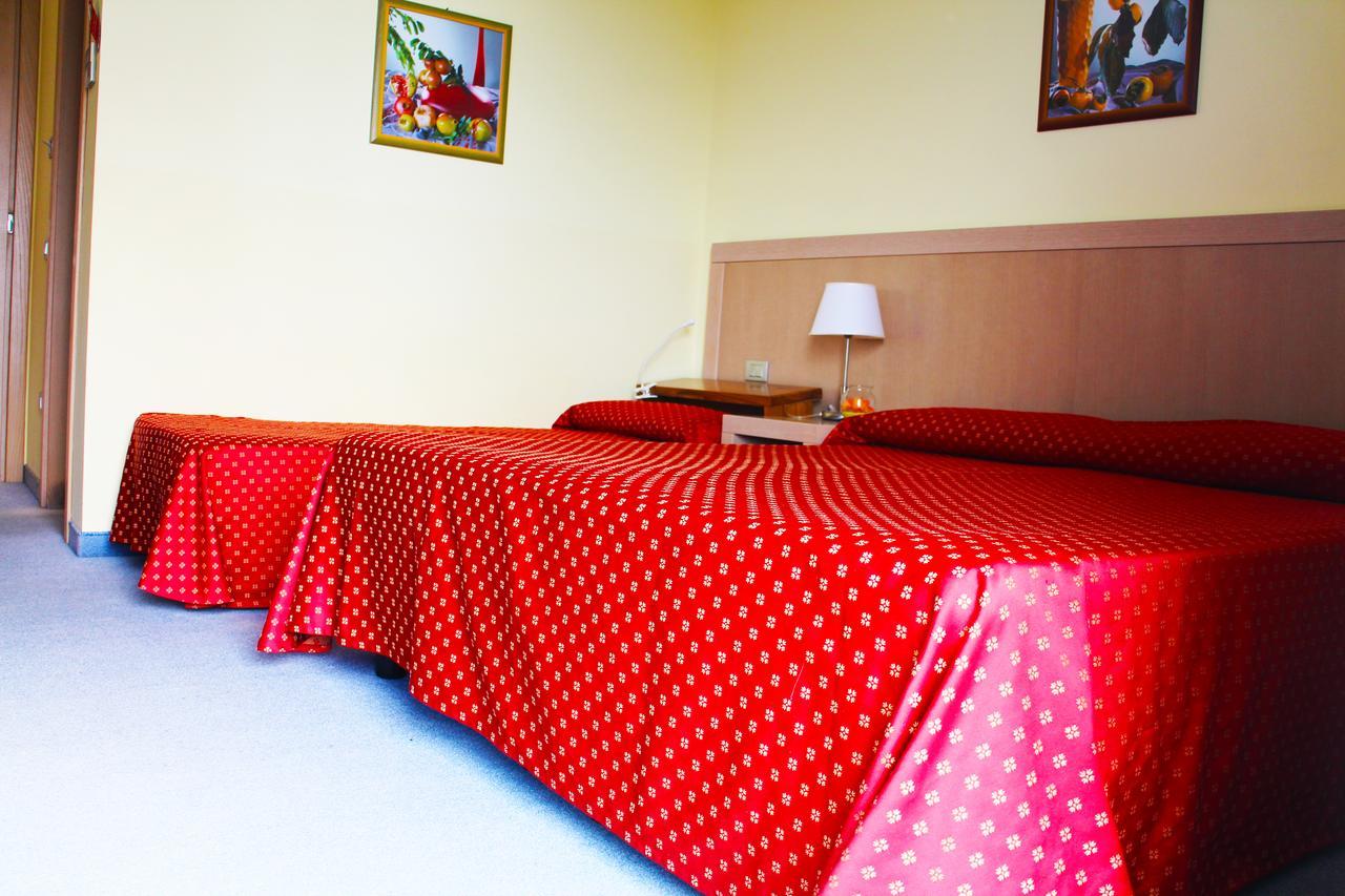 Hotel Cristallo ลินญาโน ซับเบียโดโร ภายนอก รูปภาพ